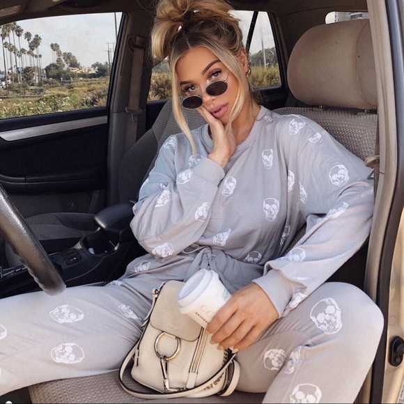 Grey Skull Pullover - Picture 2 of 7